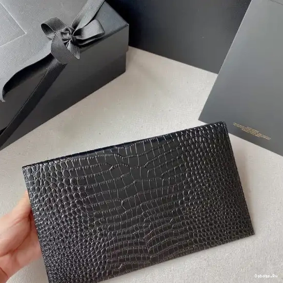 YSL POUCH UPTOWN 0519